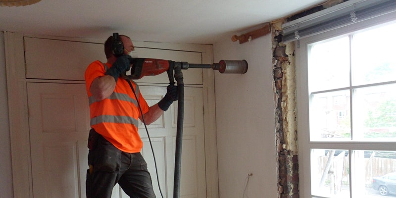 تجهیزات و دستگاه‌های مورد استفاده در کرگیری سقف بتنی برای عبور داکت