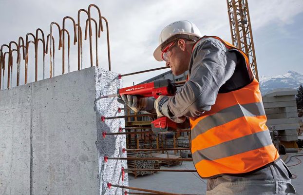 کرگیری ستون بتنی برای جای‌گذاری میلگرد