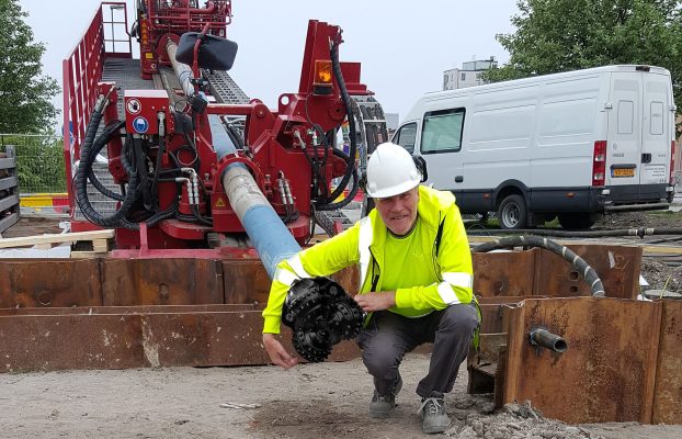 کرگیری برای نصب داکت مخابراتی