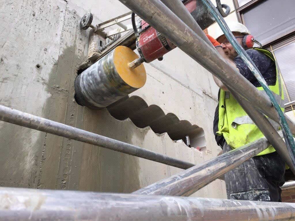 این ستون‌ها معمولاً با مشخصات زیر ساخته می‌شوند